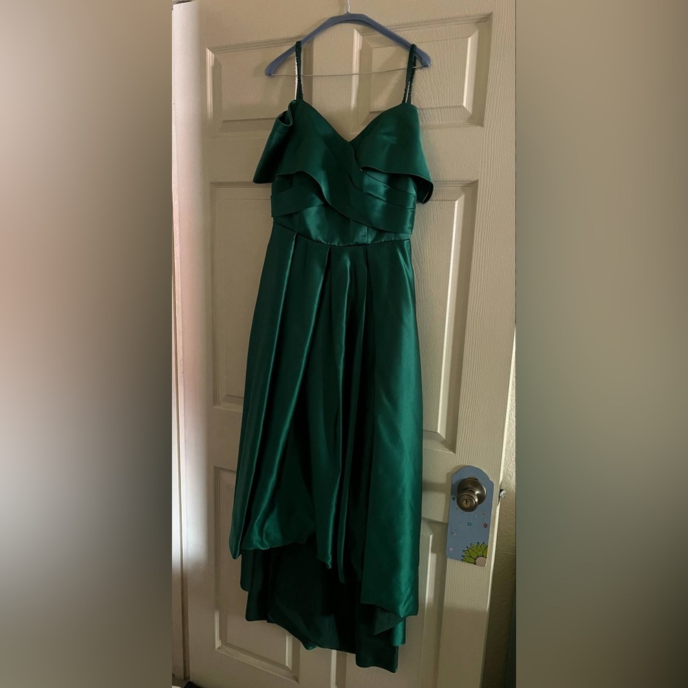 Elegant Green Evening Gown